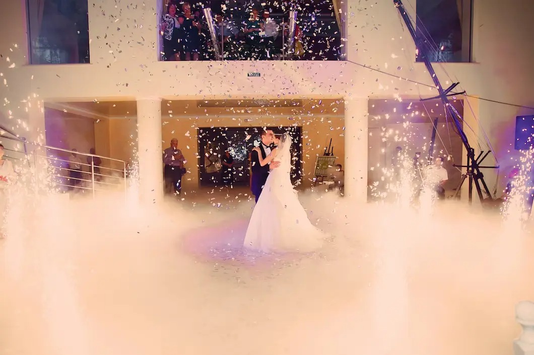 Special Effects for Wedding- Dancing On A Cloud